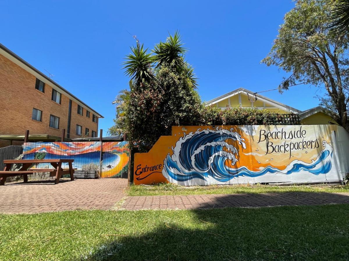 Beachside Backpackers Порт-Маккуори Экстерьер фото
