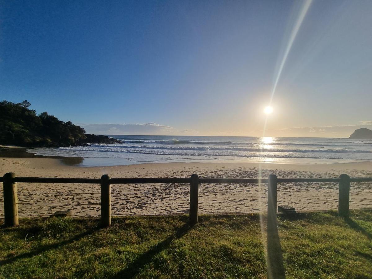 Beachside Backpackers Порт-Маккуори Экстерьер фото